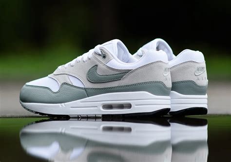 nike air max 1 heren mica green|nike mica green.